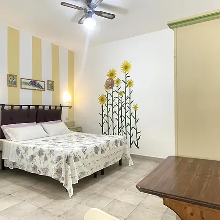 Santa Venardia Bed & Breakfast