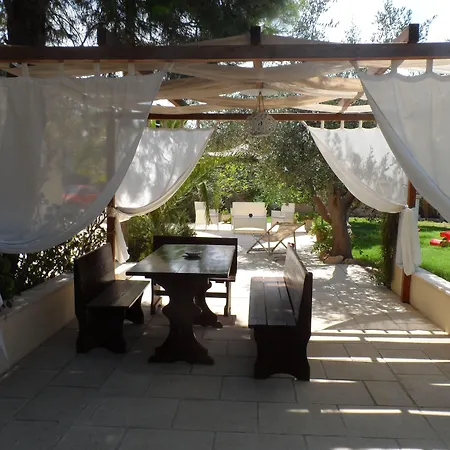 Santa Venardia Bed & Breakfast